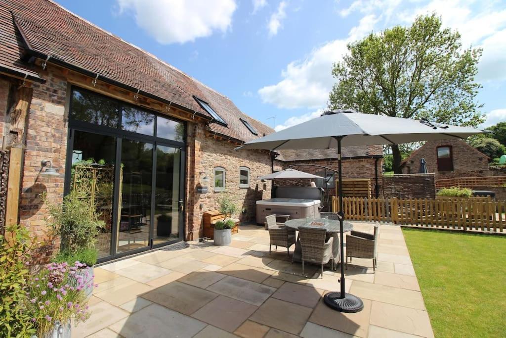 The Cart House - Beautiful Contemporary Barn - Hot Tub Apartment Bridgnorth Ngoại thất bức ảnh